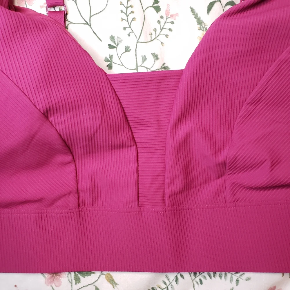 Old Navy Women's Bra in Deep Pink - Picture 3 of 11